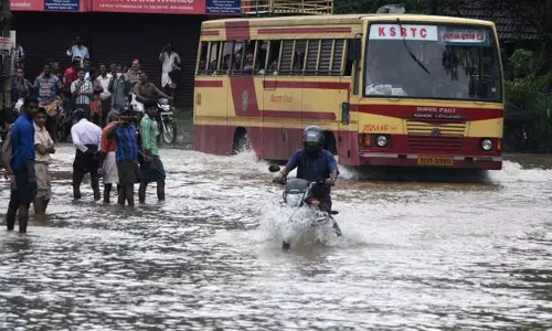 കൊച്ചിയില്‍ വെള്ളക്കെട്ട്; കോര്‍പ്പറേഷനും കെഎംആര്‍എല്ലും തമ്മില്‍ ഭിന്നത