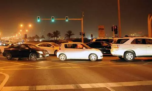 ഖത്തര്‍ റോഡിലെ മഞ്ഞക്കോളങ്ങളില്‍ വാഹനം നിര്‍ത്തിയാല്‍ 500 റിയാല്‍ പിഴ