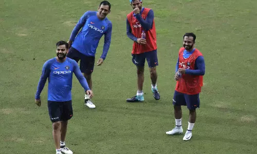 ഇന്ത്യന് ക്രിക്കറ്റ് ടീമിലെ മികച്ച ഫുട്ബോളര് ധോണിയല്ല ഇന്ത്യന് ക്രിക്കറ്റ് ടീമിലെ മികച്ച ഫുട്ബോളര് ധോണിയല്ല