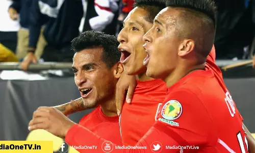 വിവാദ ഗോളില് ബ്രസീല് പുറത്ത് വിവാദ ഗോളില് ബ്രസീല് പുറത്ത്