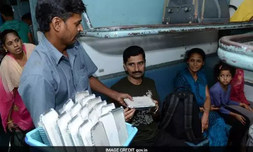 ട്രയിനില്‍ വിമാനത്തിലെ ഭക്ഷണം; മെനു പരിഷ്കരണത്തിനൊരുങ്ങി റെയില്‍വെ