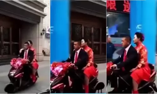 വിമാനത്തിലും കപ്പലിലും മാത്രമല്ല, സ്കൂട്ടറിലും വിവാഹം നടക്കും
