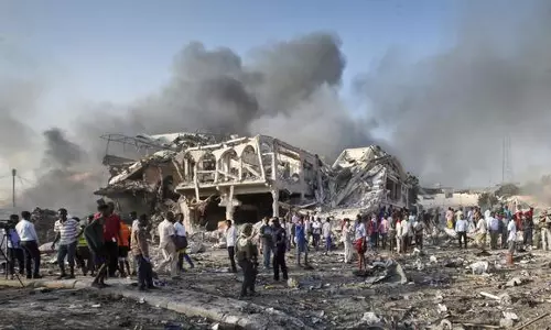 സൊമാലിയയില്‍ ഇരട്ട സ്ഫോടനം: മരിച്ചവരുടെ എണ്ണം മൂന്നൂറായി