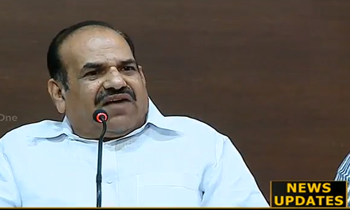 സോളാര്‍ കമ്മീഷന്‍ റിപ്പോര്‍ട്ട് ആവശ്യപ്പെടുന്നത് ഉമ്മന്‍ ചാണ്ടിയെ കൂടുതല്‍ നാറ്റിക്കാനാണോ എന്ന് കോടിയേരി