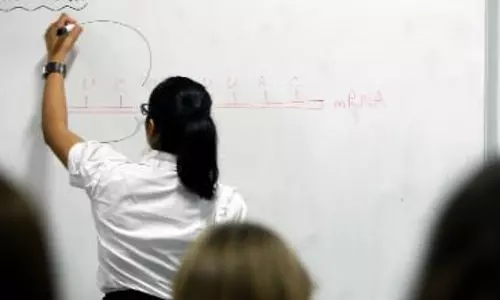 നാല് എഞ്ചിനീയറിങ് കോളെജ് പ്രധാന അധ്യാപകരെ തരംതാഴ്‍ത്തി