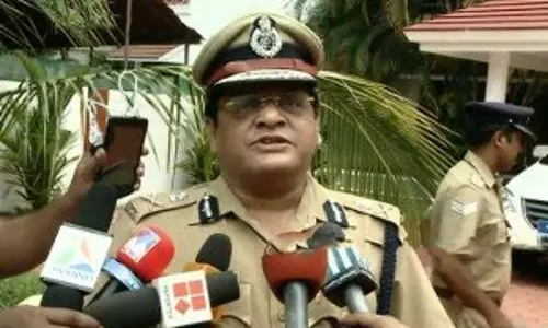 ആരോപണങ്ങള്ക്ക് കാരണം സരിതയുടെ വ്യക്തി വിരോധം ചീഫ് സെക്രട്ടറിക്ക് എഡിജിപി കെ പത്മകുമാറിന്റെ കത്ത് ആരോപണങ്ങള്ക്ക് കാരണം സരിതയുടെ വ്യക്തി വിരോധം ചീഫ് സെക്രട്ടറിക്ക് എഡിജിപി കെ പത്മകുമാറിന്റെ കത്ത്