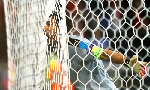 അസൂറികൾ  പൊരുതി നേടിയ വിജയം