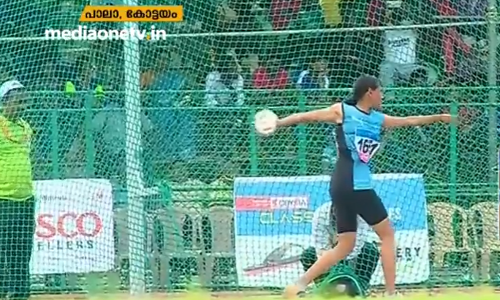 രണ്ടാം ദിനം പൂർത്തിയാകുമ്പോൾ ഓവറോൾ കിരീടത്തിനായി ഇഞ്ചോടിഞ്ച് പോരാട്ടം