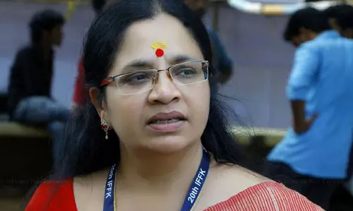 ബൽറാം ഏകെജിയുടെ ജീവിത കഥ വായിച്ചത് മഞ്ഞപ്പത്രം വായിക്കുന്ന മനോവികാരത്തോടെയാണെന്ന് ഭാഗ്യലക്ഷ്മി ബൽറാം ഏകെജിയുടെ ജീവിത കഥ വായിച്ചത് മഞ്ഞപ്പത്രം വായിക്കുന്ന മനോവികാരത്തോടെയാണെന്ന് ഭാഗ്യലക്ഷ്മി