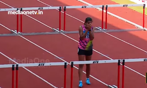 ചിലപ്പോള്‍ ജയിച്ചവരെക്കാള്‍ നമ്മള്‍ തോറ്റുപോയവരെ ഇഷ്ടപ്പെടും; കായികമേളയിലെ ഒരു നൊമ്പരക്കാഴ്ചയിലേക്ക്