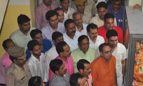 ജയ്പൂര് മുനിസിപാലിറ്റിയില് ദേശീയഗാനവും വന്ദേമാതരവും നിര്ബന്ധം ജയ്പൂര് മുനിസിപാലിറ്റിയില് ദേശീയഗാനവും വന്ദേമാതരവും നിര്ബന്ധം