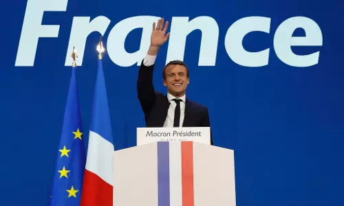 വിവാദമായ ഭീകരവിരുദ്ധ ബില്ലില് ഇമ്മാനുവല് മാക്രോണ് ഒപ്പുവെച്ചു വിവാദമായ ഭീകരവിരുദ്ധ ബില്ലില് ഇമ്മാനുവല് മാക്രോണ് ഒപ്പുവെച്ചു