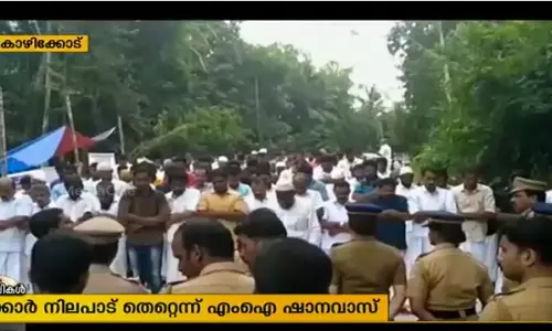 ഗെയില്‍ വിരുദ്ധ സമരമുഖത്ത് ജുമുഅ നമസ്കരിച്ച് സമരക്കാര്‍