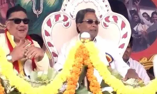 കര്‍ണാടകയില്‍ ജീവിക്കുന്നവര്‍ ആരായാലും നിര്‍ബന്ധമായി കന്നഡ പഠിക്കണമെന്ന് സിദ്ധരാമയ്യ