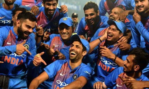 നെഹ്റക്ക് ഗംഭീര യാത്രയയപ്പ് ഒരുക്കി ടീം ഇന്ത്യ