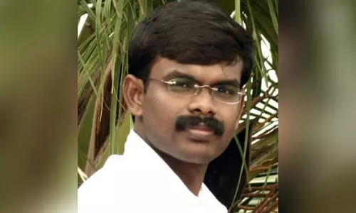 തമിഴ്നാട്ടില് മുഖ്യമന്ത്രിയെ വിമര്ശിച്ച് കാര്ട്ടൂണ്; കാര്ട്ടൂണിസ്റ്റ് അറസ്റ്റില് തമിഴ്നാട്ടില് മുഖ്യമന്ത്രിയെ വിമര്ശിച്ച് കാര്ട്ടൂണ്; കാര്ട്ടൂണിസ്റ്റ് അറസ്റ്റില്