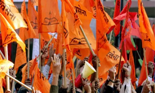 ഡല്‍ഹിയില്‍ ബിജെപിയായിരുന്നു ഭരണത്തിലെങ്കില്‍ ഇങ്ങനെ ചെയ്യുമായിരുന്നോ? എംഎല്‍എമാരെ അയോഗ്യരാക്കിയതിനെതിരെ ശിവസേന