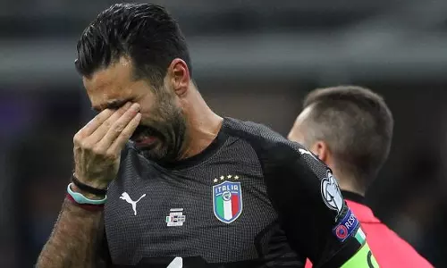 കണ്ണീരോടെ വിരമിക്കല്‍ പ്രഖ്യാപിച്ച് ബഫണ്‍