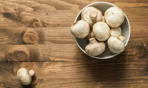 യുവത്വത്തിനും ആരോഗ്യത്തിനും കൂണ്‍ ശീലമാക്കാം... കാരണമിതാണ്...