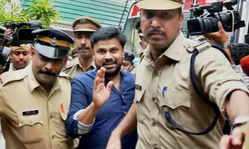 ദിലീപിനെ പൊലീസ് വീണ്ടും ചോദ്യം ചെയ്തു ദിലീപിനെ പൊലീസ് വീണ്ടും ചോദ്യം ചെയ്തു