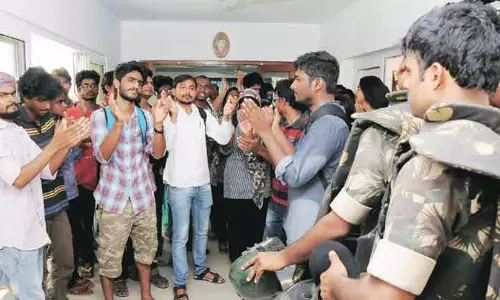 ഹൈദരാബാദ് കേന്ദ്രസര്‍വകലാശാലയില്‍ വീണ്ടും സംഘര്‍ഷാവസ്ഥ; 70 വിദ്യാര്‍ഥികള്‍ അറസ്റ്റില്‍