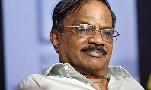 എം ടിയെ സന്ദര്ശിച്ച് എല് ഡി എഫ് പ്രചാരണത്തിന് തുടക്കം. എം ടിയെ സന്ദര്ശിച്ച് എല് ഡി എഫ് പ്രചാരണത്തിന് തുടക്കം.