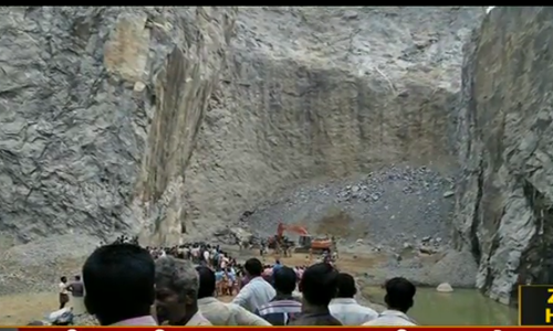 മാരായിമുട്ടത്ത് പാറ പൊട്ടിക്കുന്നതിനിടെ അപകടം; 2 മരണം, നിരവധി പേര്‍ മണ്ണിനടിയില്‍ കുടുങ്ങിക്കിടക്കുന്നതായ് സംശയം