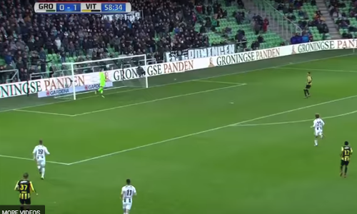 35 വാര അകലെ നിന്നും ഒരു സെല്‍ഫ് ഗോള്‍ - വീഡിയോ കാണാം