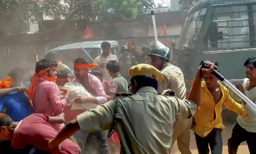 എന്റെ മകന്റെ മരണത്തിന് നിങ്ങള് പ്രതികാരം ചെയ്താല് ഞാന് ഈ പള്ളിയും നാടും ഉപേക്ഷിച്ച് പോകും എന്റെ മകന്റെ മരണത്തിന് നിങ്ങള് പ്രതികാരം ചെയ്താല് ഞാന് ഈ പള്ളിയും നാടും ഉപേക്ഷിച്ച് പോകും