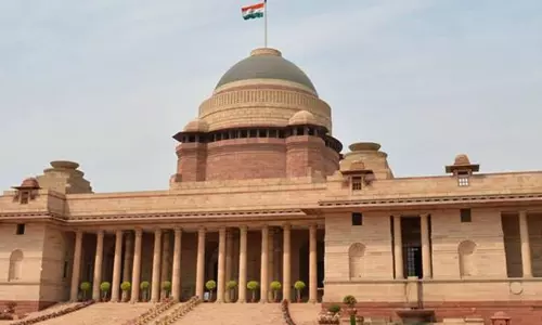 രാഷ്ട്രപതി ഭവനിലെ ഇഫ്താര്‍ വിരുന്ന് ഉപേക്ഷിച്ചു