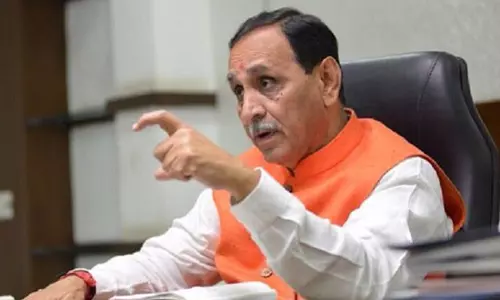 ഇവിടെ എന്റെയും ബിജെപിയുടെയും നില പരുങ്ങലില്; ഗുജറാത്ത് മുഖ്യമന്ത്രിയുടെ ഫോണ് സംഭാഷണം പുറത്ത് ഇവിടെ എന്റെയും ബിജെപിയുടെയും നില പരുങ്ങലില്; ഗുജറാത്ത് മുഖ്യമന്ത്രിയുടെ ഫോണ് സംഭാഷണം പുറത്ത്