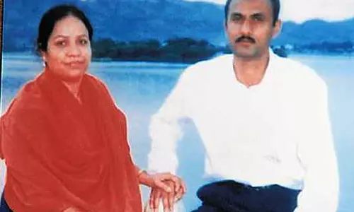 സൊഹ്റാബുദ്ദീന് വ്യാജ ഏറ്റുമുട്ടല് കേസ്: മാധ്യമങ്ങള് വിചാരണ റിപ്പോര്ട്ട് ചെയ്യരുതെന്ന് കോടതി സൊഹ്റാബുദ്ദീന് വ്യാജ ഏറ്റുമുട്ടല് കേസ്: മാധ്യമങ്ങള് വിചാരണ റിപ്പോര്ട്ട് ചെയ്യരുതെന്ന് കോടതി