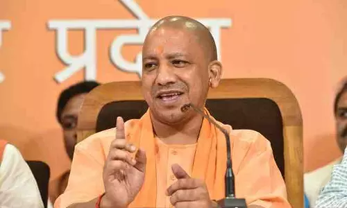 യോഗി ആദിത്യനാഥിനെ വിവാഹം ചെയ്ത് പ്രതിഷേധം