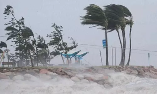 ഓഖി ഗുജറാത്തിലേക്ക്; 48 മണിക്കൂറിനുള്ളില്‍ വേഗം കുറയും