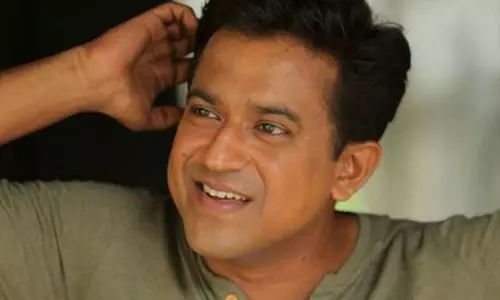 റിച്ചിയെ വിമര്ശിച്ച രൂപേഷിന് പൊങ്കാലയിട്ട് ആരാധകര്; ഒടുവില് താരത്തിന്റെ മാപ്പ് പറച്ചില് റിച്ചിയെ വിമര്ശിച്ച രൂപേഷിന് പൊങ്കാലയിട്ട് ആരാധകര്; ഒടുവില് താരത്തിന്റെ മാപ്പ് പറച്ചില്