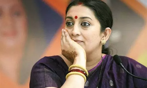 സിഎക്കാര്‍ക്ക് ജിഎസ്‍ടി ഗുണമായെന്ന് സ്മൃതി ഇറാനി; ഭൂകമ്പം നിര്‍മാണത്തൊഴിലാളികള്‍ക്ക് ഗുണമായെന്ന് പറയാത്തത് ഭാഗ്യമെന്ന് നവമാധ്യമങ്ങള്‍‌