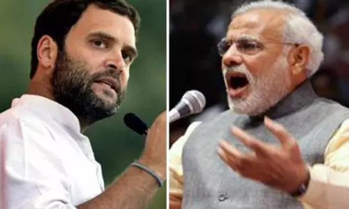 ഗുജറാത്തില് തെരഞ്ഞെടുപ്പ് ചട്ടം ലംഘിച്ചെന്ന് ആരോപിച്ച് കോണ്ഗ്രസും ബിജെപിയും നേര്ക്കുനേര് ഗുജറാത്തില് തെരഞ്ഞെടുപ്പ് ചട്ടം ലംഘിച്ചെന്ന് ആരോപിച്ച് കോണ്ഗ്രസും ബിജെപിയും നേര്ക്കുനേര്