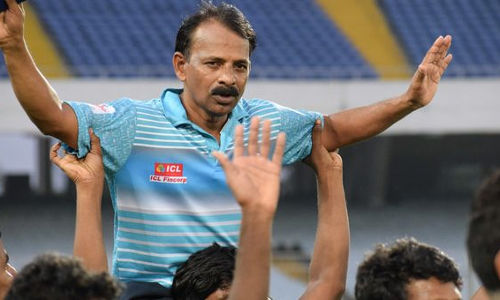 സന്തോഷ് ട്രോഫി: പരിശീലകന്‍ സതീവന് നാട്ടുകാരുടെ ഊഷ്മള സ്വീകരണം