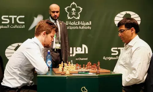 വേള്ഡ് റാപ്പിഡ് ആന്റ് ബ്ലിറ്റ്സ് ചാമ്പ്യന്ഷിപ്പില് വിശ്വനാഥ് ആനന്ദ് മുന്നേറുന്നു വേള്ഡ് റാപ്പിഡ് ആന്റ് ബ്ലിറ്റ്സ് ചാമ്പ്യന്ഷിപ്പില് വിശ്വനാഥ് ആനന്ദ് മുന്നേറുന്നു