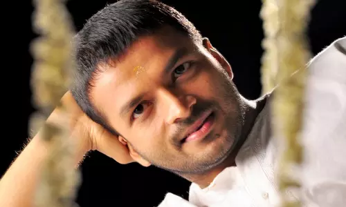 വിനീതേ.. നീ ഒരു ഐറ്റമാണെടാ... ജേക്കബ്ബിന്റെ സ്വര്‍ഗരാജ്യത്തിന് അഭിനന്ദനങ്ങളുമായി ജയസൂര്യ