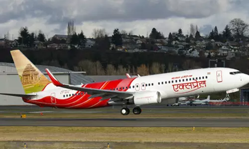 ഷാര്ജ കോഴിക്കോട് വിമാനം റദ്ദാക്കി; നാട്ടിലേക്ക് മടങ്ങാനിരുന്നവരുടെ യാത്ര മുടങ്ങി ഷാര്ജ കോഴിക്കോട് വിമാനം റദ്ദാക്കി; നാട്ടിലേക്ക് മടങ്ങാനിരുന്നവരുടെ യാത്ര മുടങ്ങി