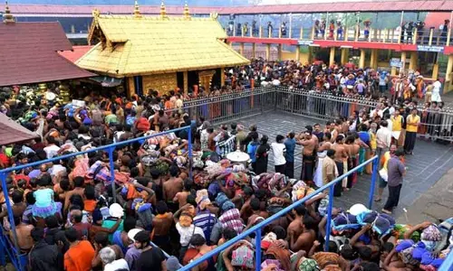 മകരവിളക്ക് സുരക്ഷയില്‍ ജാഗ്രത വേണമെന്ന് മുഖ്യമന്ത്രി