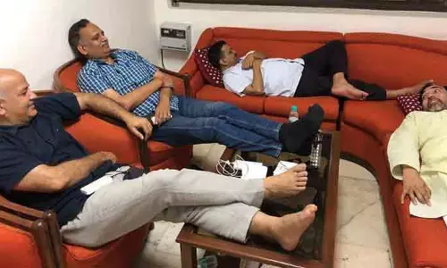 കെജ്രിവാളും മന്ത്രിമാരും നടത്തുന്ന സമരം ആറാം ദിവസത്തില്‍