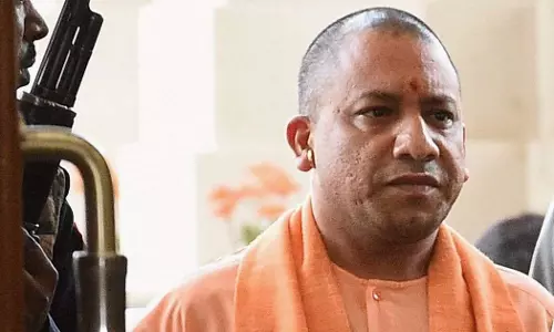 ജാതി ആക്ഷേപ പരാതിക്ക് പിന്നാലെ ദളിത് മിത്ര അവാര്‍ഡ് യോഗി ആദിത്യനാഥിന്