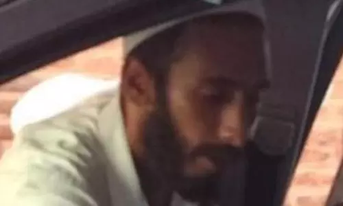 മാധ്യമപ്രവര്ത്തകനായ ഷുജാത് ബുഖാരിയുടെ കൊലപാതകം: ഒരാള് അറസ്റ്റില് മാധ്യമപ്രവര്ത്തകനായ ഷുജാത് ബുഖാരിയുടെ കൊലപാതകം: ഒരാള് അറസ്റ്റില്