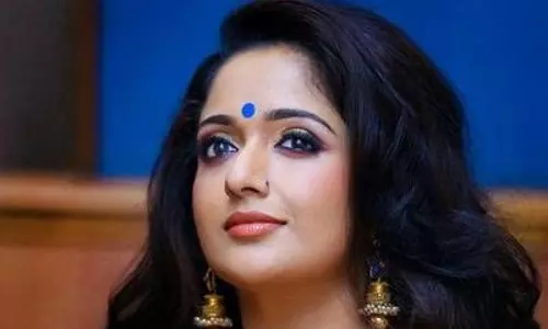 വീണ്ടും പാട്ടു പാടി കാവ്യാമാധവന് വീണ്ടും പാട്ടു പാടി കാവ്യാമാധവന്