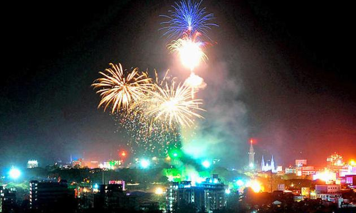 തൃശ്ശൂര്‍ പൂരം വെടിക്കെട്ടിന് അനുമതി