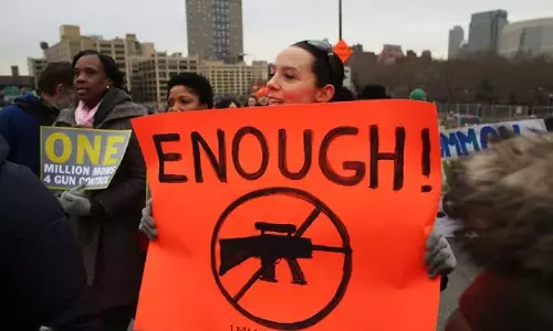 തോക്ക് വില്പന നിയന്ത്രണ ബില്ലുകള് അമേരിക്കന് സെനറ്റ് തള്ളി തോക്ക് വില്പന നിയന്ത്രണ ബില്ലുകള് അമേരിക്കന് സെനറ്റ് തള്ളി