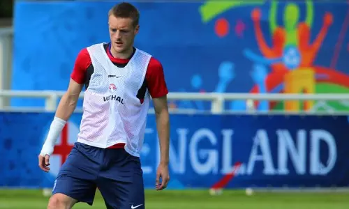 വാര്‍ഡി ലെസ്റ്റര്‍ സിറ്റിയില്‍ തുടരും