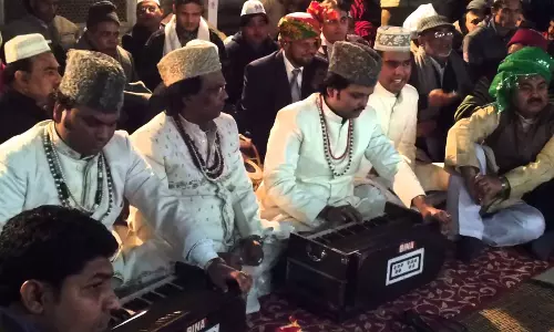 ഖവാലിയുടെ മാന്ത്രികതയില്‍ നിസാമുദ്ദീന്‍ ദര്‍ഗ